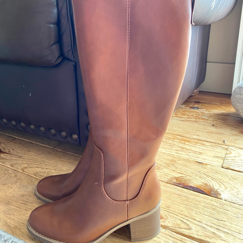 NWOT Tall Boots